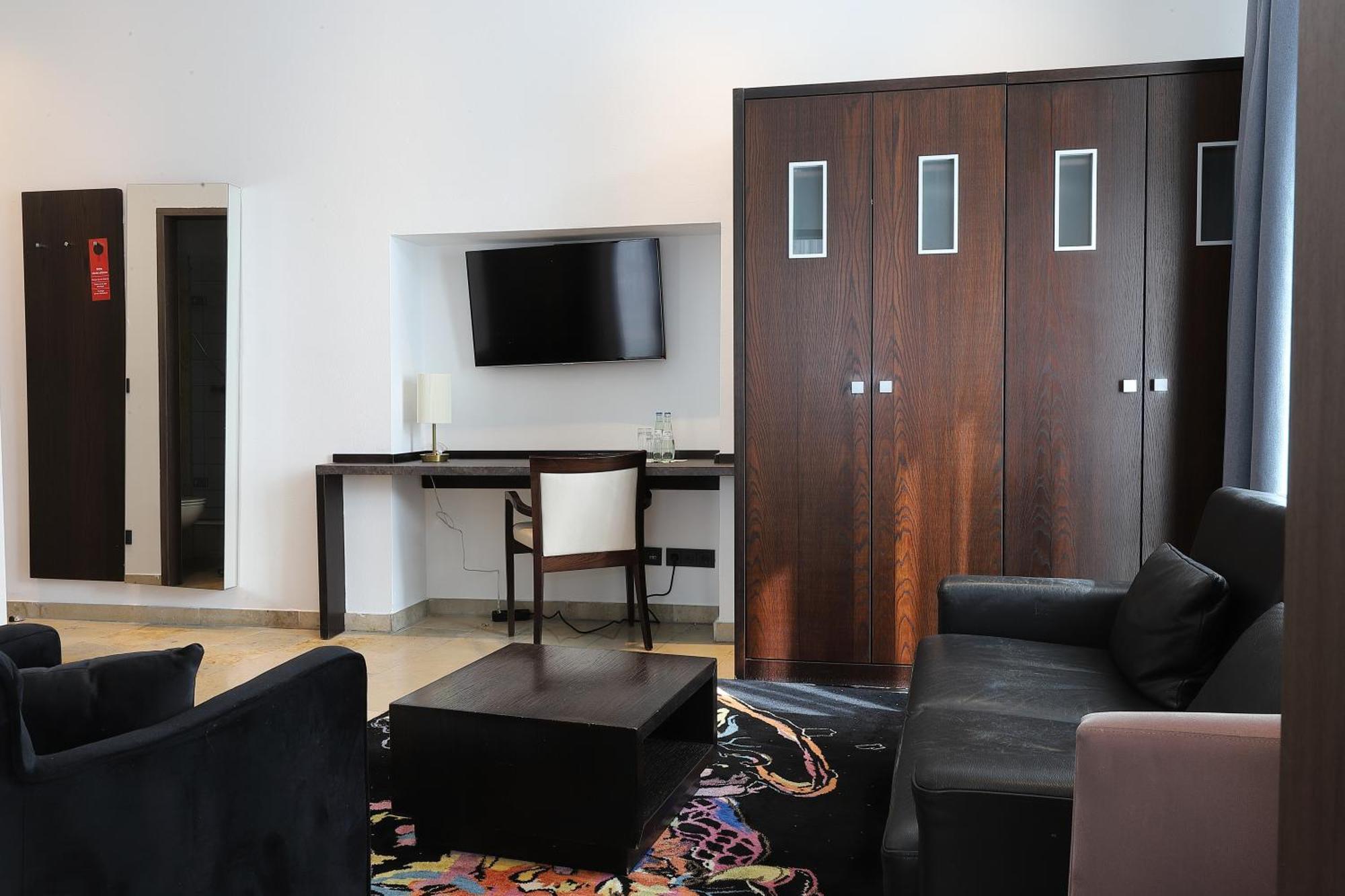 Devin Art Hotel Дюссельдорф Екстер'єр фото