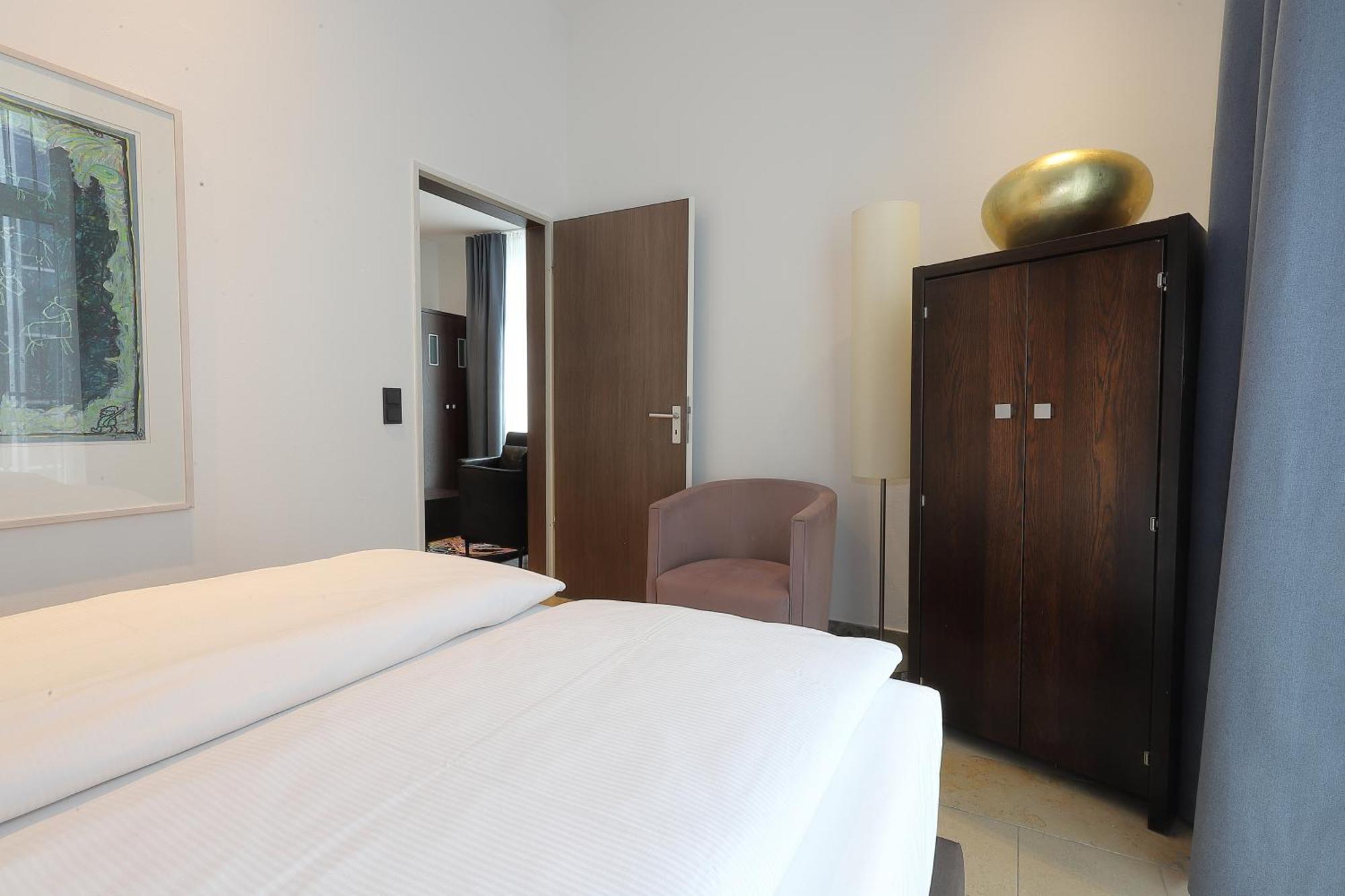 Devin Art Hotel Дюссельдорф Екстер'єр фото