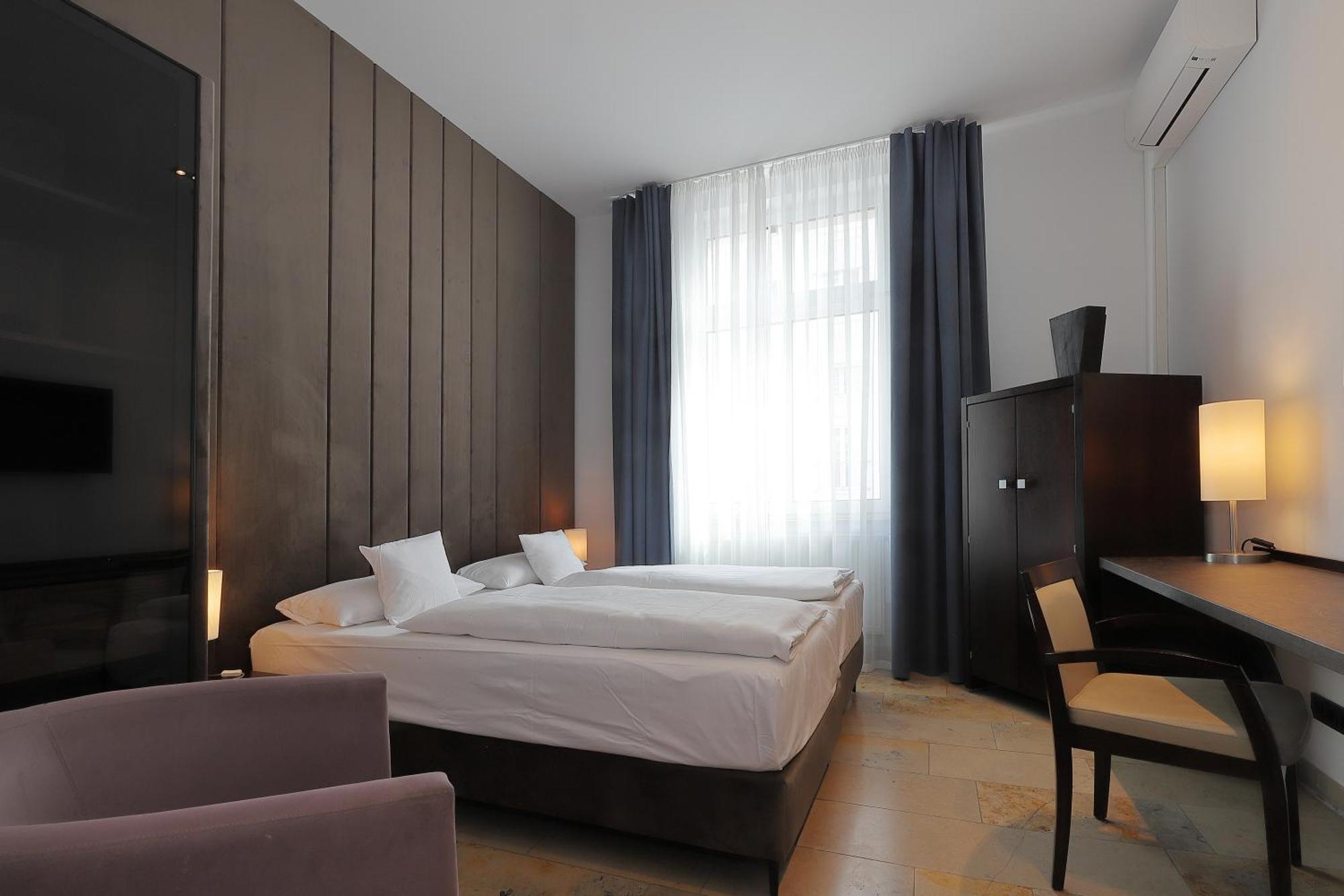 Devin Art Hotel Дюссельдорф Екстер'єр фото