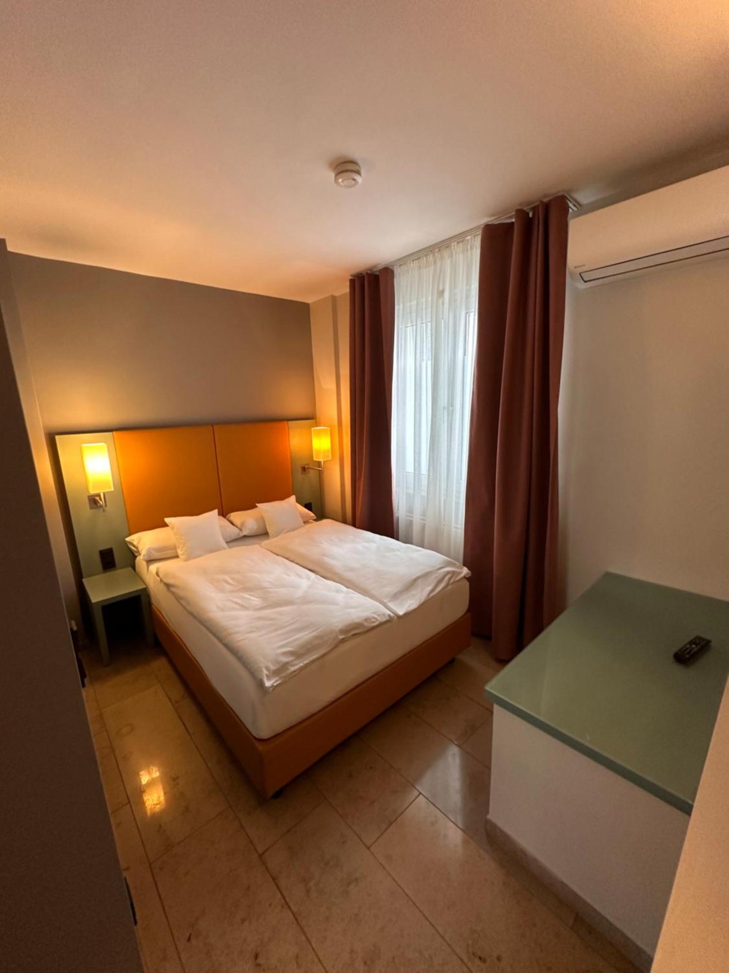 Devin Art Hotel Дюссельдорф Екстер'єр фото