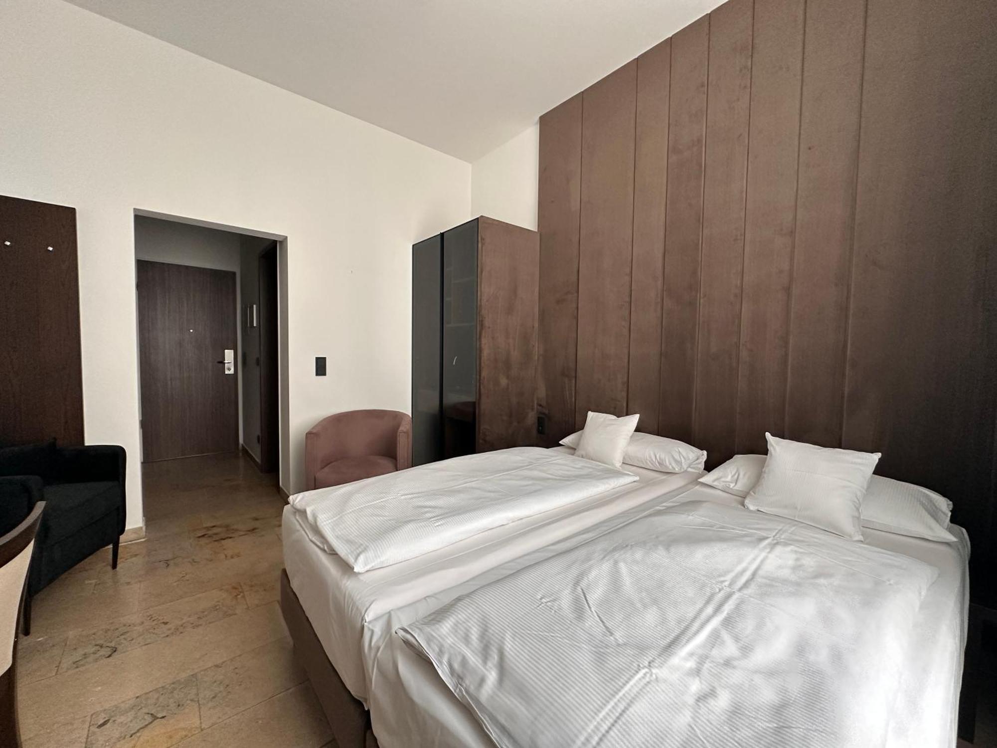Devin Art Hotel Дюссельдорф Екстер'єр фото
