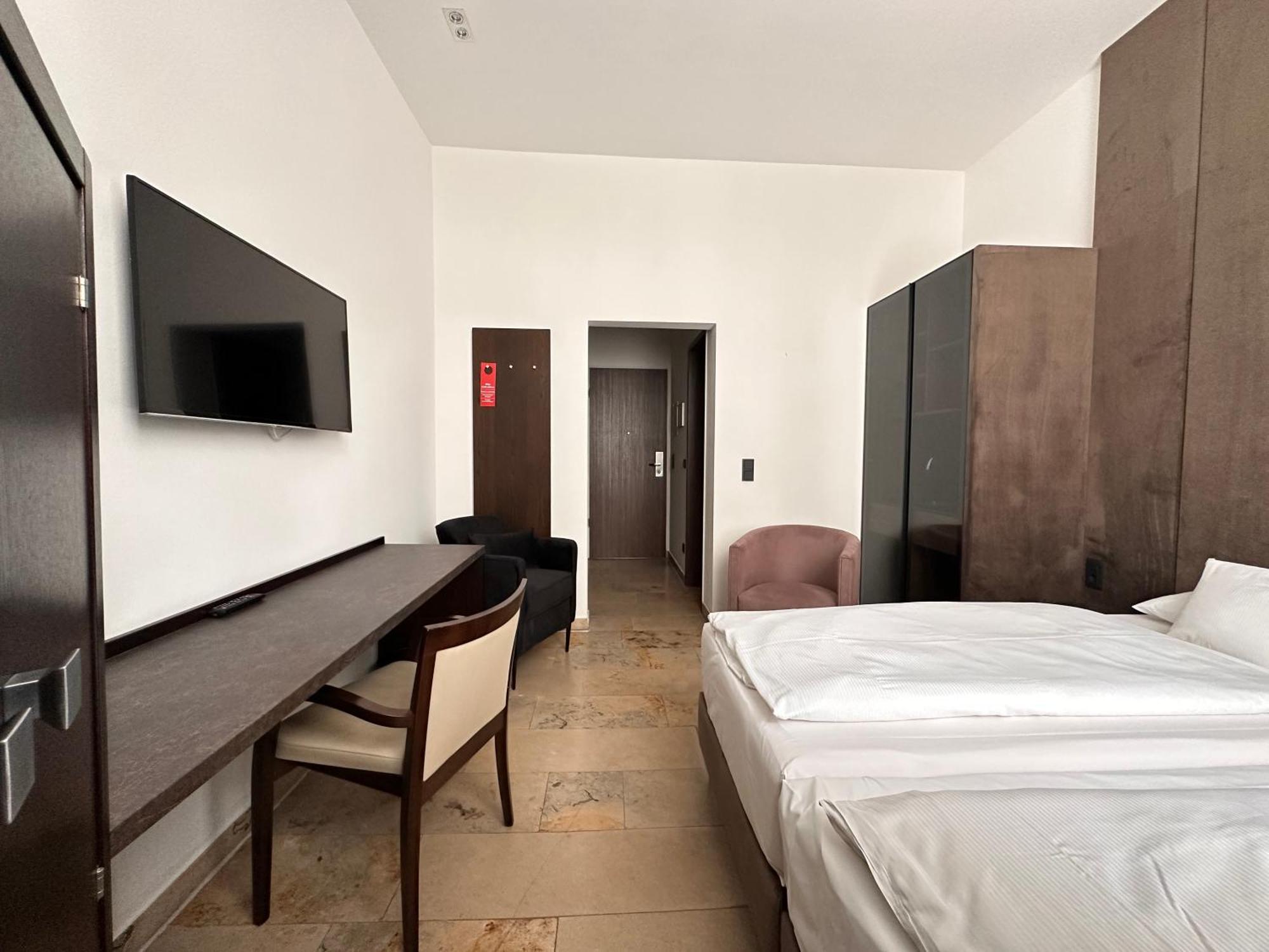 Devin Art Hotel Дюссельдорф Екстер'єр фото